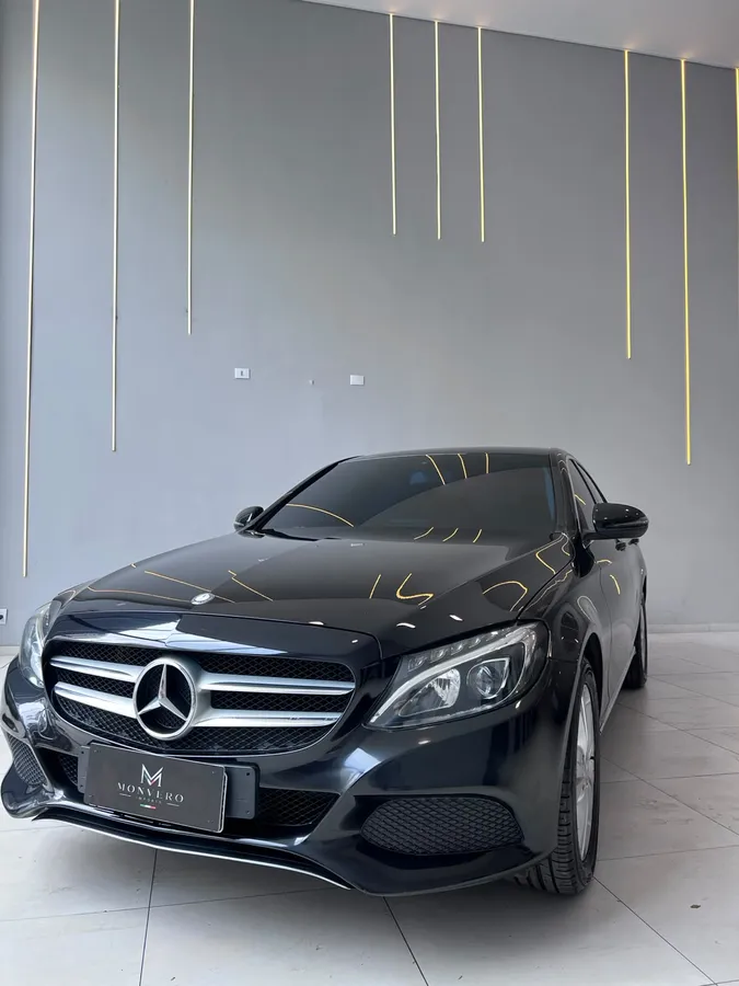 Mercedes-Benz C 180 — fotografia real da unidade